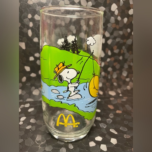 Collectible Vintage 1977 McDonald’s Peanuts Camp Snoopy Collection Glass - Picture 3 of 3